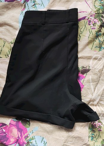 Düğmeli Siyah Kadın Mini Şort - Görsel 3