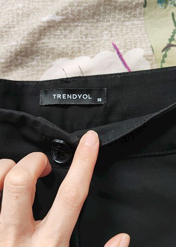 Düğmeli Siyah Kadın Mini Şort - Görsel 2