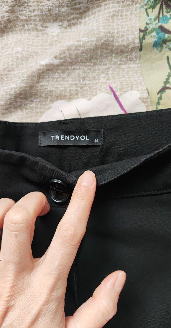 Düğmeli Siyah Kadın Mini Şort - Görsel 2