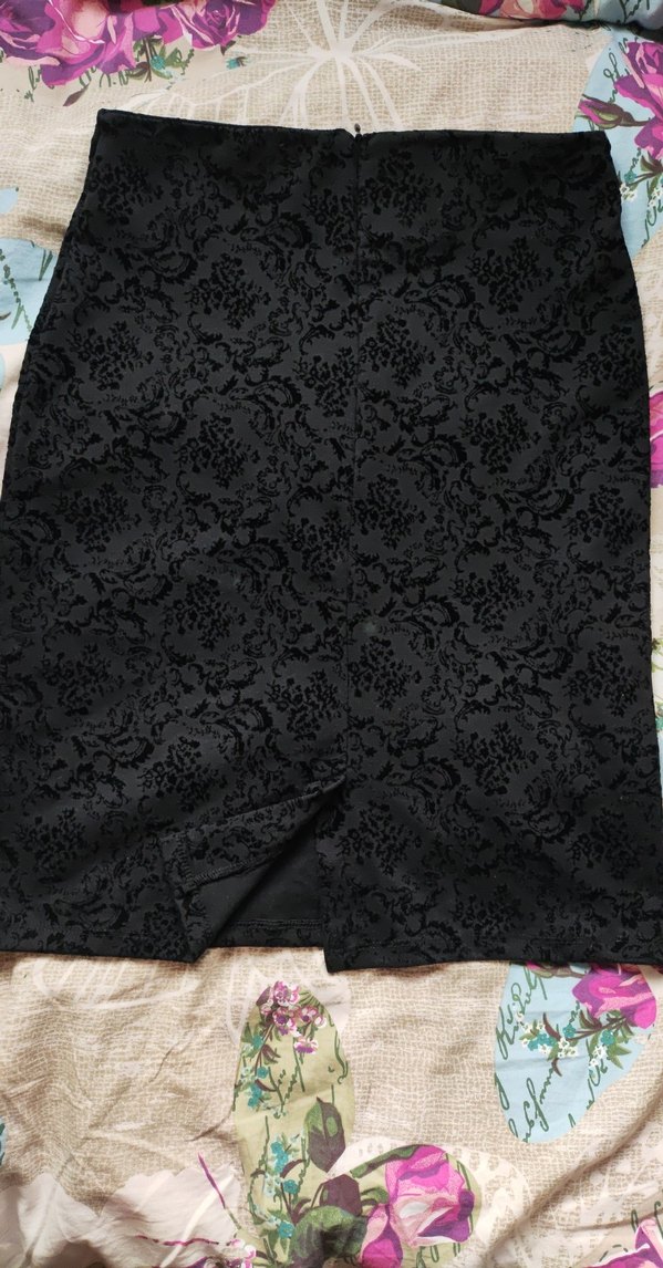 Kadife Desenli Siyah Gotik Kalem Etek - Görsel 2