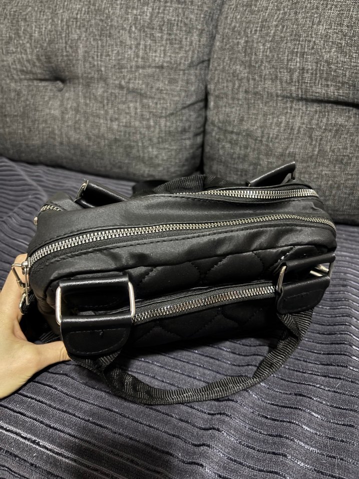 Siyah Kapitone Tokalı Kadın Çanta çok gözlü ecrou marka - Görsel 3