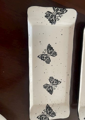 Kelebek Desenli 6 adet Beyaz Seramik Tepsi Seti - Görsel 2