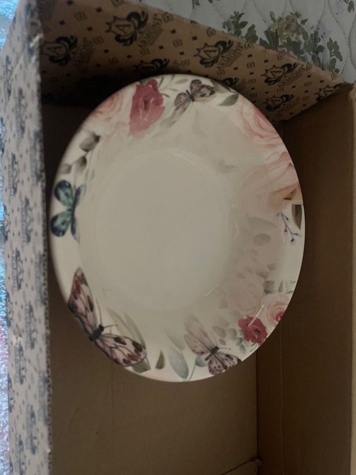 Çiçek ve Kelebek Desenli Beyaz Tabak Seti - Görsel 4