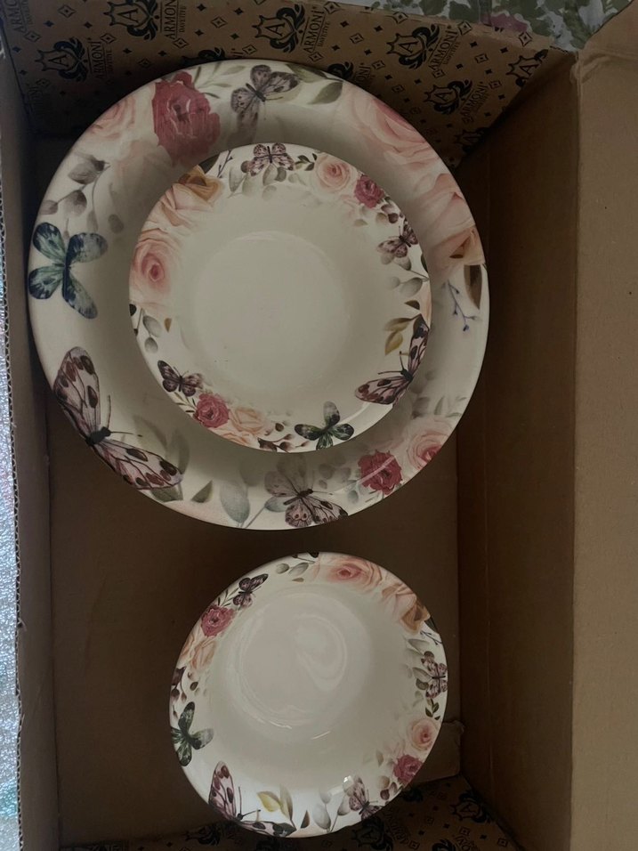 Çiçek ve Kelebek Desenli Beyaz Tabak Seti - Görsel 2