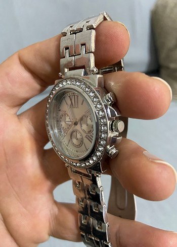 Zincir Detaylı Gri Kadın Saat - Görsel 2