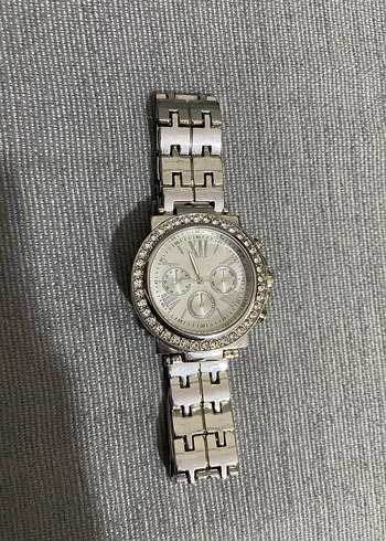 Zincir Detaylı Gri Kadın Saat - Görsel 3