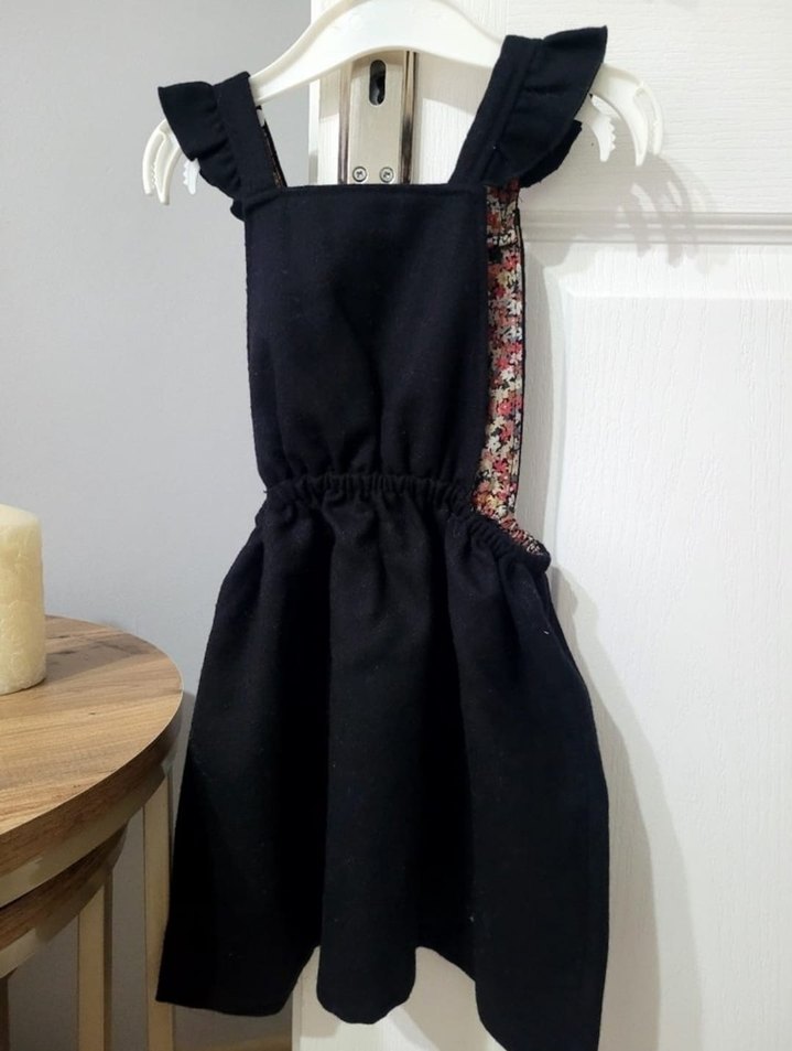 Kız Çocuk Siyah Fırfırlı Askılı Elbise - Görsel 3