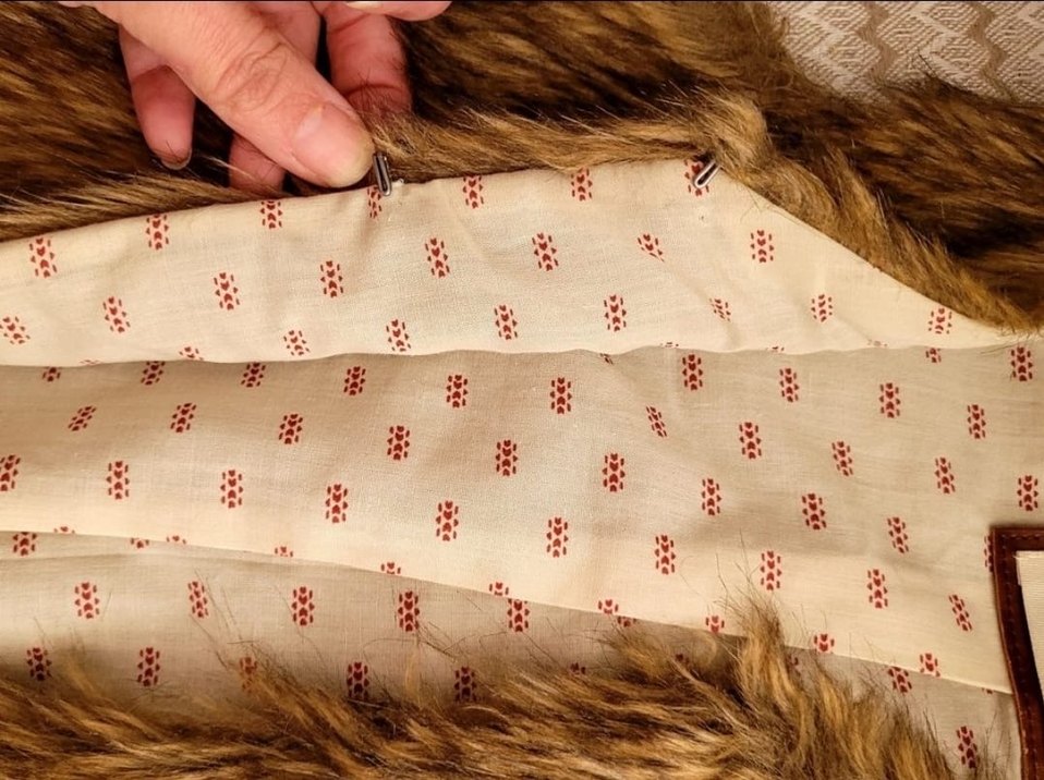 Kahverengi Kürk Detaylı Kadın Yelek - Görsel 4