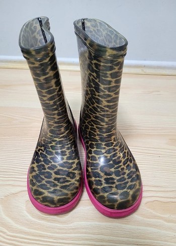 Kızlar için Leopar Desenli Kauçuk Botlar - Görsel 4