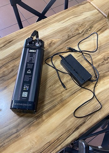 FCBIKE Siyah Elektrikli Bisiklet Bataryası ve Şarj Aleti - Görsel 2