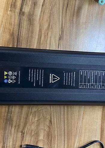 FCBIKE Siyah Elektrikli Bisiklet Bataryası ve Şarj Aleti - Görsel 4