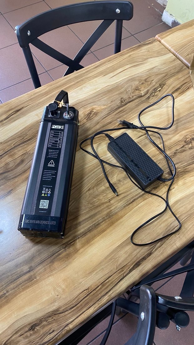 FCBIKE Siyah Elektrikli Bisiklet Bataryası ve Şarj Aleti - Görsel 2