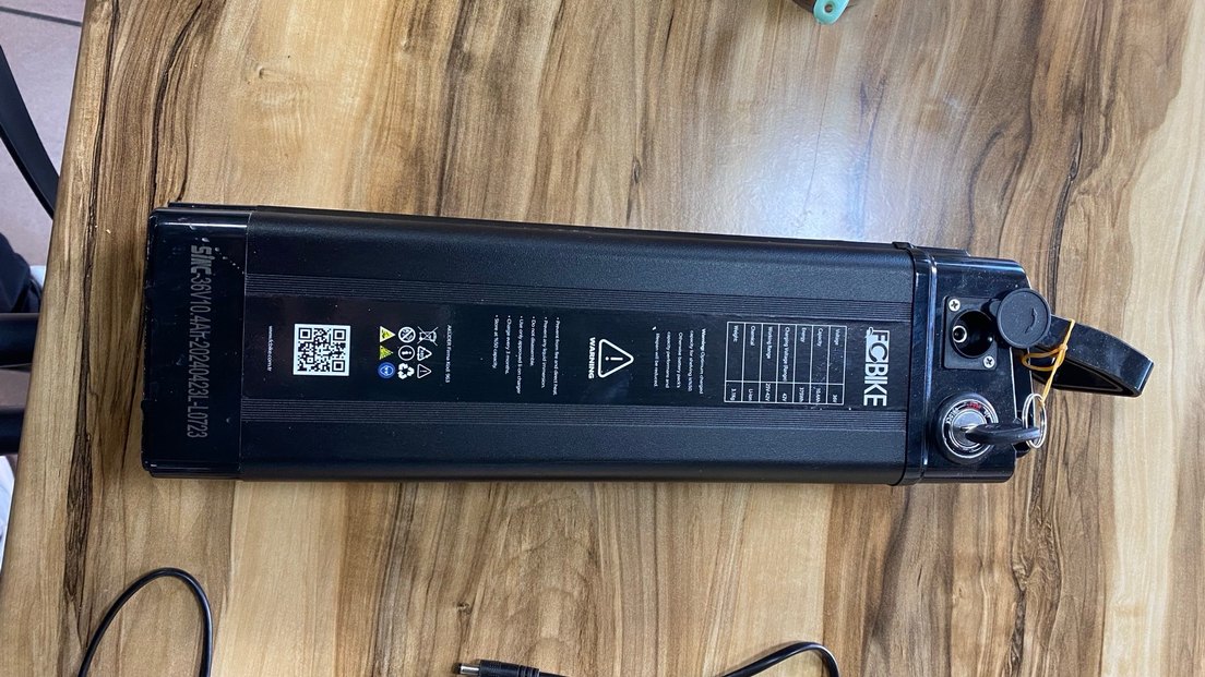 FCBIKE Siyah Elektrikli Bisiklet Bataryası ve Şarj Aleti - Görsel 4