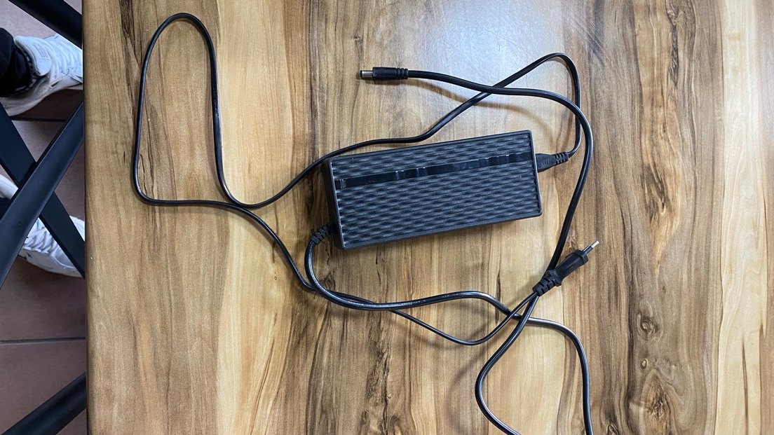 FCBIKE Siyah Elektrikli Bisiklet Bataryası ve Şarj Aleti - Görsel 3