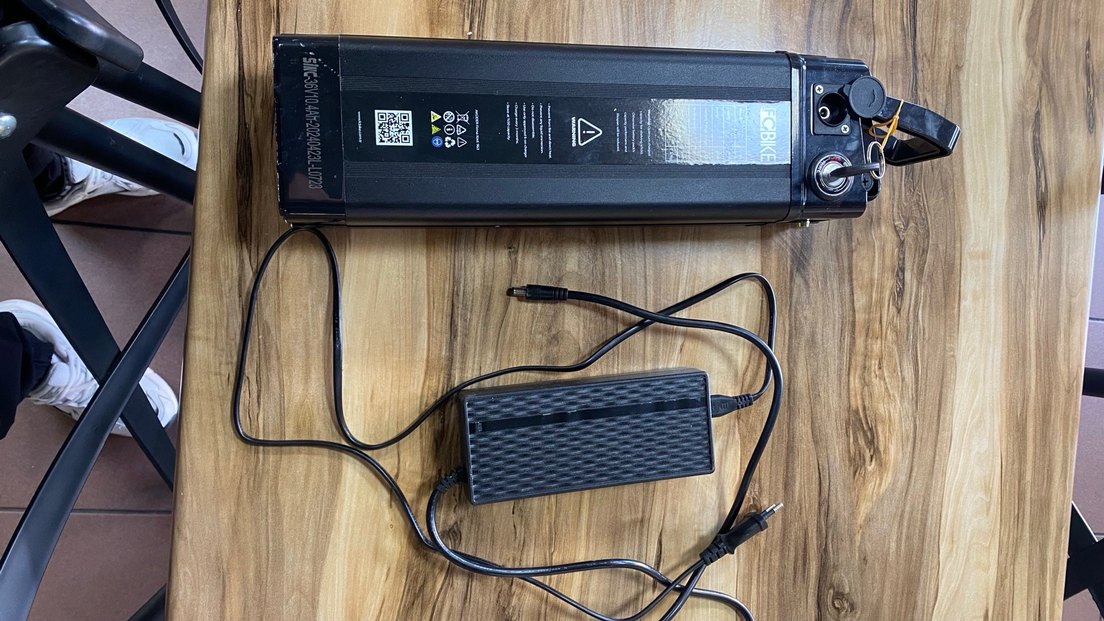 FCBIKE Siyah Elektrikli Bisiklet Bataryası ve Şarj Aleti - Görsel 5