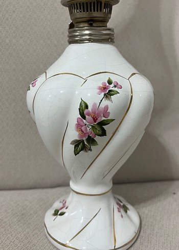 Beyaz Seramik Çiçek Desenli Gaz Lambası - Görsel 4