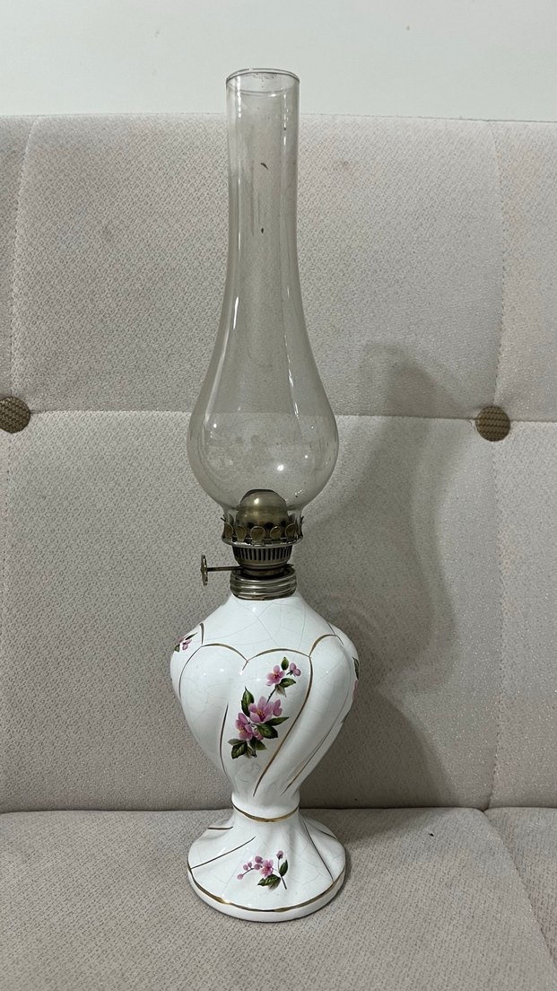 Beyaz Seramik Çiçek Desenli Gaz Lambası - Görsel 5