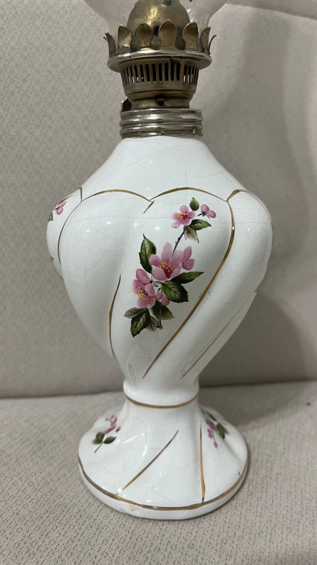 Beyaz Seramik Çiçek Desenli Gaz Lambası - Görsel 4