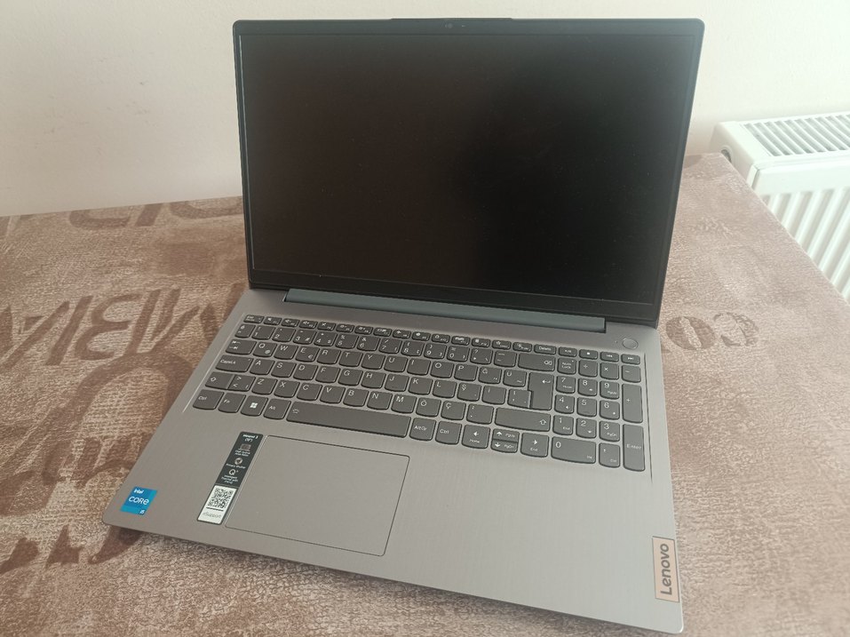 ACİL Lenovo IdeaPad 3 i5 11.Nesil SSD Temiz Laptop - Görsel 3