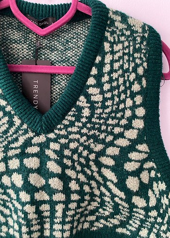Yeşil Yılan Desenli V Yaka Triko Süveter - Görsel 4