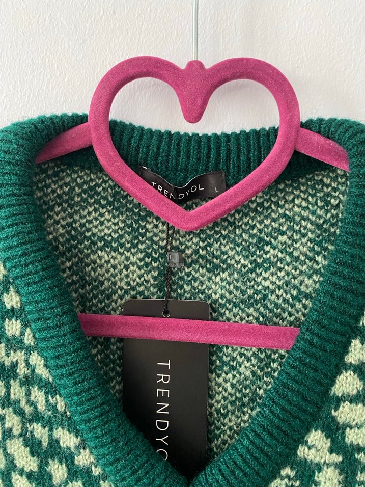 Yeşil Yılan Desenli V Yaka Triko Süveter - Görsel 5