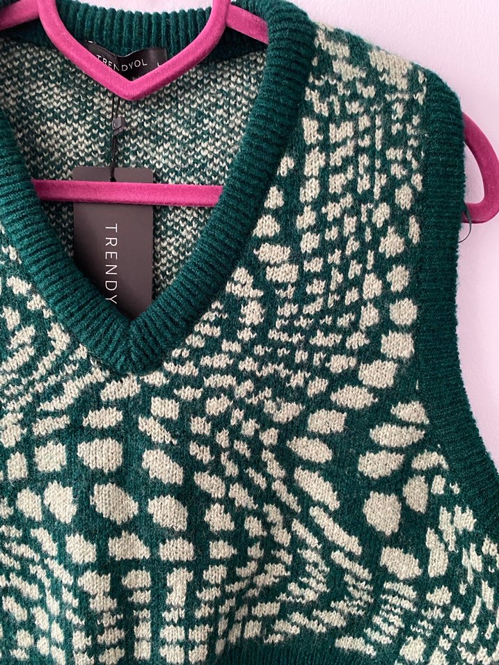 Yeşil Yılan Desenli V Yaka Triko Süveter - Görsel 4