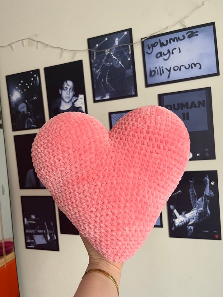 Pembe Kalp Şeklinde Yumuşak Yastık - Görsel 3