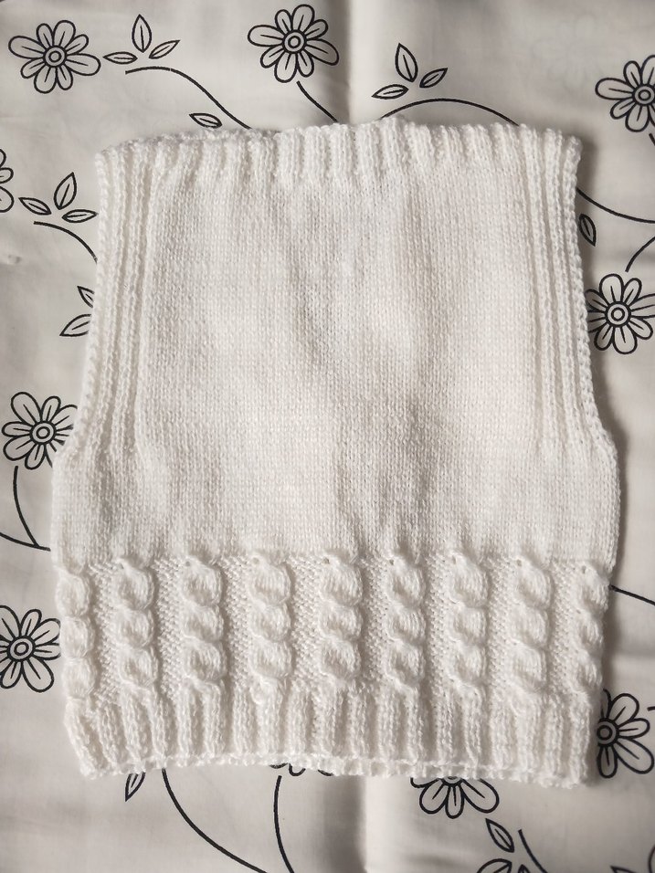 Beyaz Örgü Bebek Yelek - Görsel 2