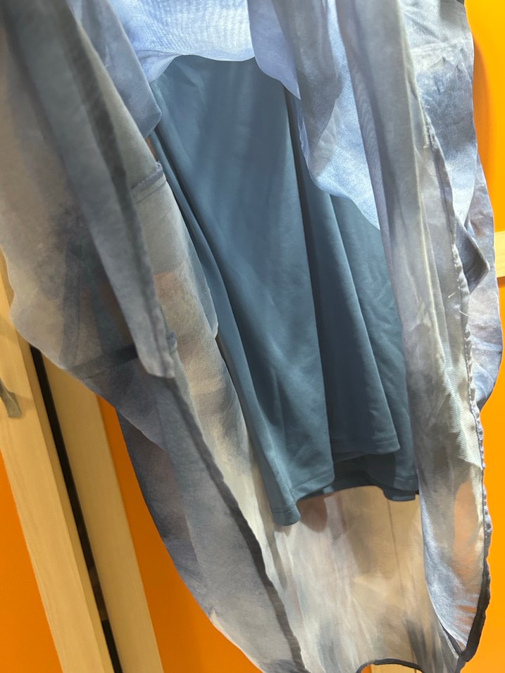 Mavi Batik Desenli Şifon Uzun Elbisese - Görsel 3