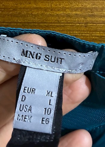 Mavi Saten V Yakalı Drapeli İnce Askılı Bluz - Görsel 3