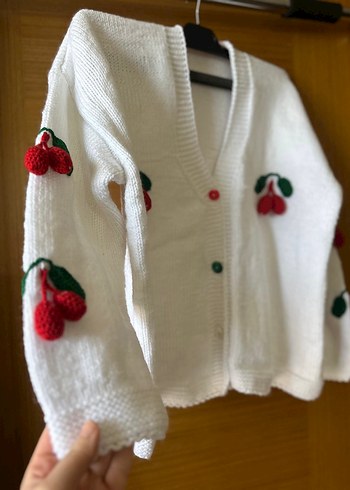 Nakışlı Beyaz Örgü Hırka - Görsel 2