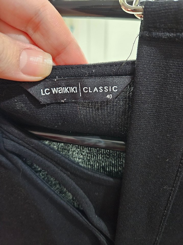 Uzun Kollu Yaka Dekolteli Elbise - Görsel 3