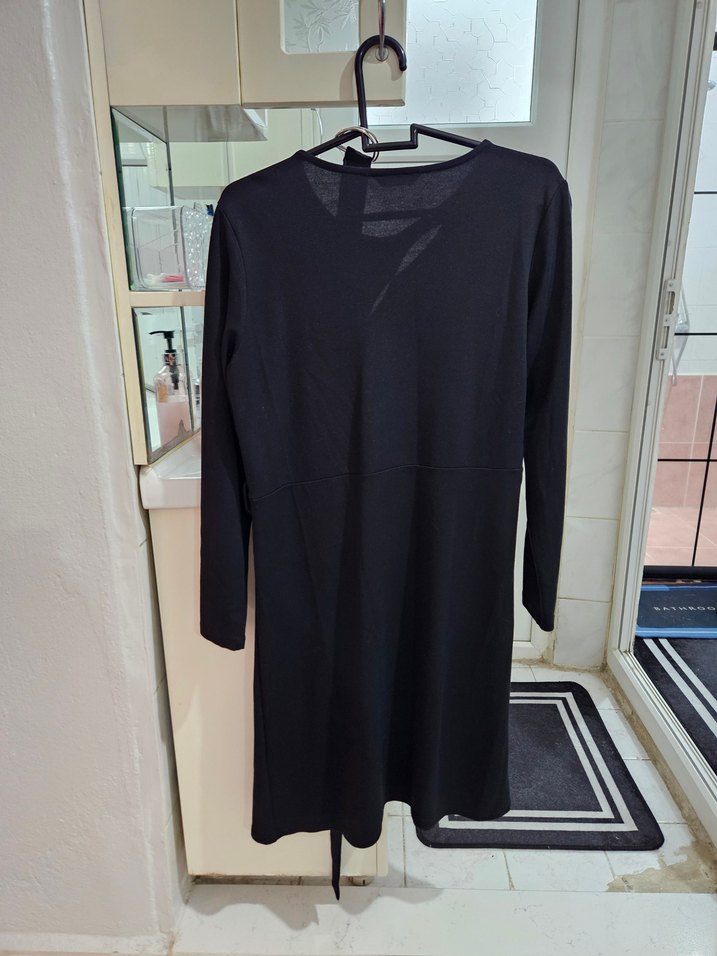 Uzun Kollu Yaka Dekolteli Elbise - Görsel 2