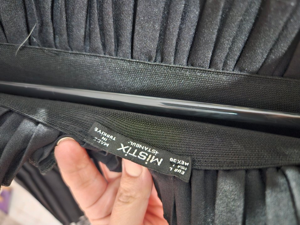 Dantel Detaylı Pileli Siyah Mini Etek - Görsel 3