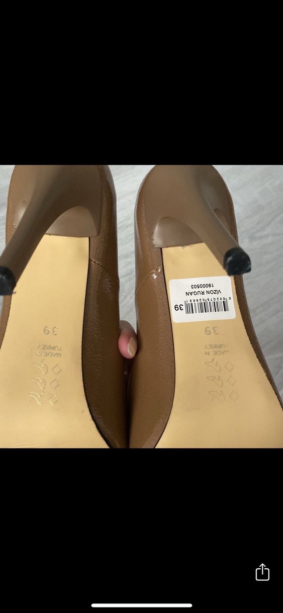 Bej Parlak Deri Stiletto Topuklu Kadın Ayakkabı - Görsel 4