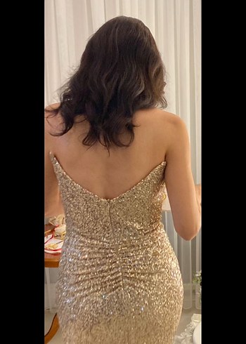 Parlak Altın Uzun Straplez Elbise - Görsel 4