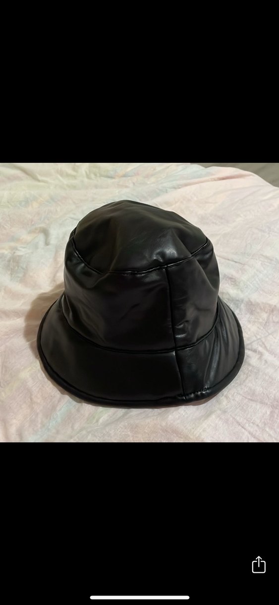 Kadın Siyah Deri Tokalı Şapka - Görsel 2
