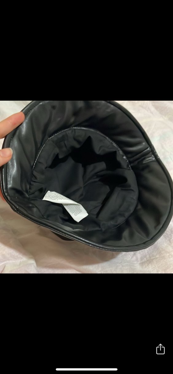 Kadın Siyah Deri Tokalı Şapka - Görsel 3