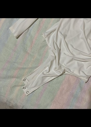 V Yaka Drapeli Beyaz Kadın Bluz - Görsel 5