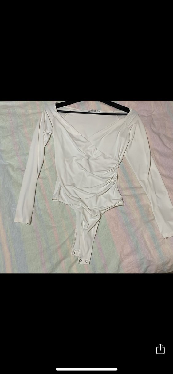 V Yaka Drapeli Beyaz Kadın Bluz - Görsel 2