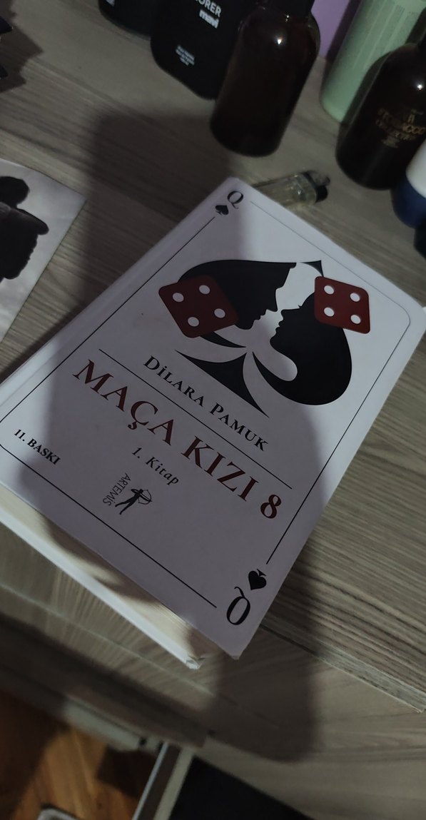 Maça Kızı  1 ve 2 ciltli - Görsel 2