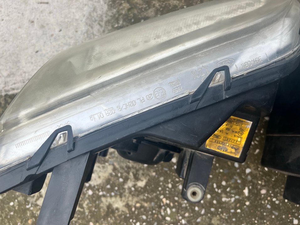 Ford connect orijinal 
Gri Araba Far Takımı - Görsel 4