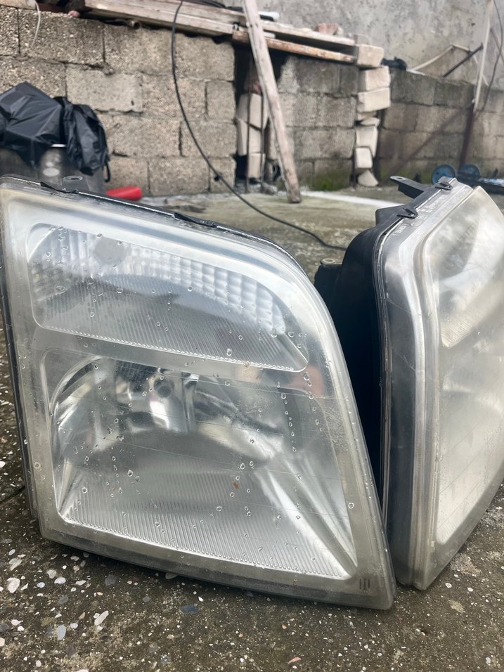 Ford connect orijinal 
Gri Araba Far Takımı - Görsel 2