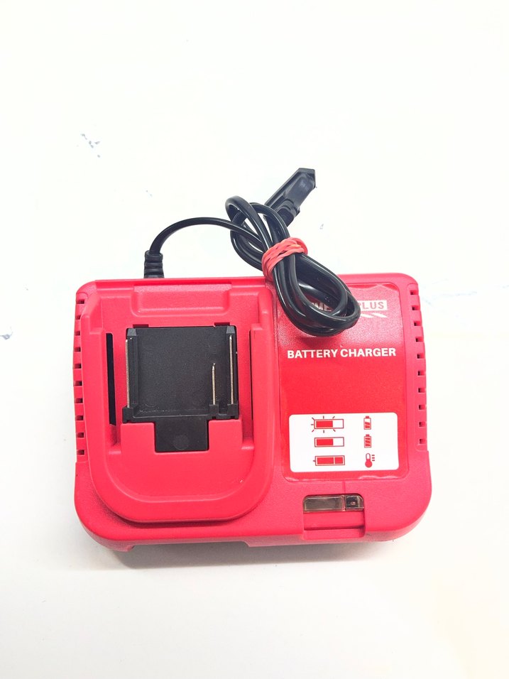 İki adet 
Çok Renkli Pil Şarj Cihazları - Görsel 2