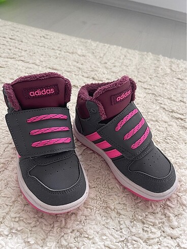 Adidas spor ayakkabı