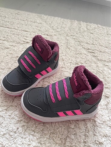 25 Beden Adidas spor ayakkabı