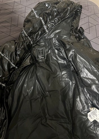 Çocuk Siyah Kapüşonlu Sokak Stili Mont - Görsel 2