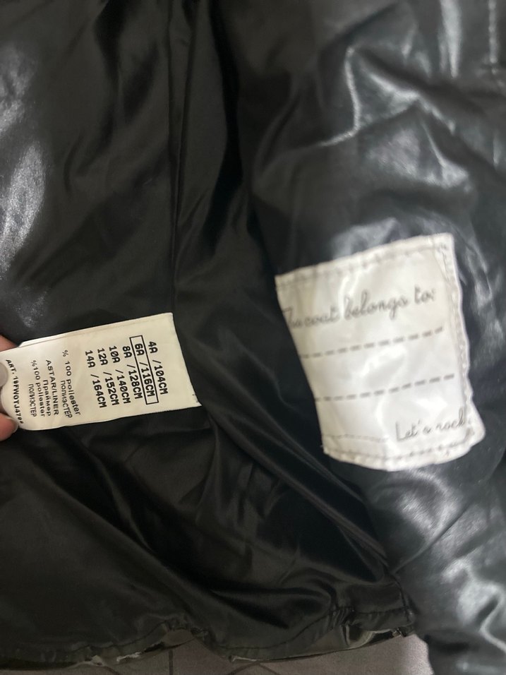 Çocuk Siyah Kapüşonlu Sokak Stili Mont - Görsel 3