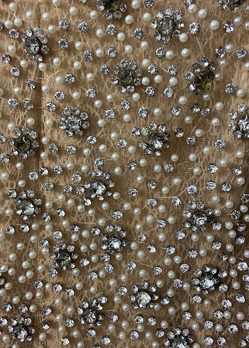 Boncuk İşlemeli Bej Uzun Abiye Elbise - Görsel 3