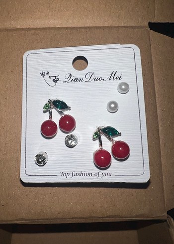 Minimalist vişneli küpe seti - Görsel 3